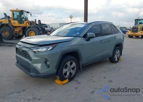 2019 Toyota Rav4 Xle z USA, uszkodzony, nr VIN JTMP1RFV3KD040801